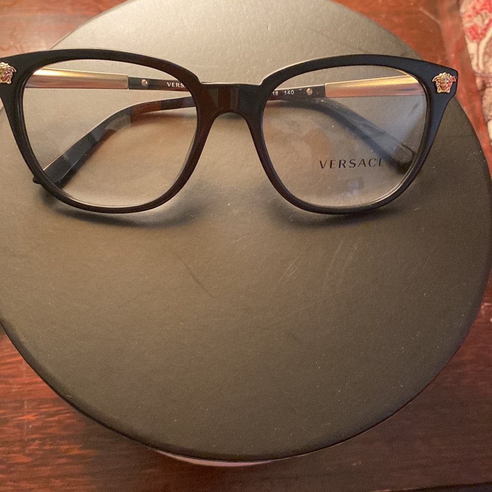 Glasses - Picture 3 of 3